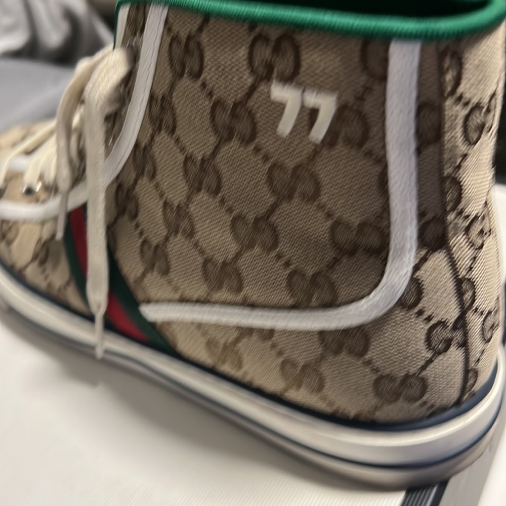 Gucci - Picture 2 of 5